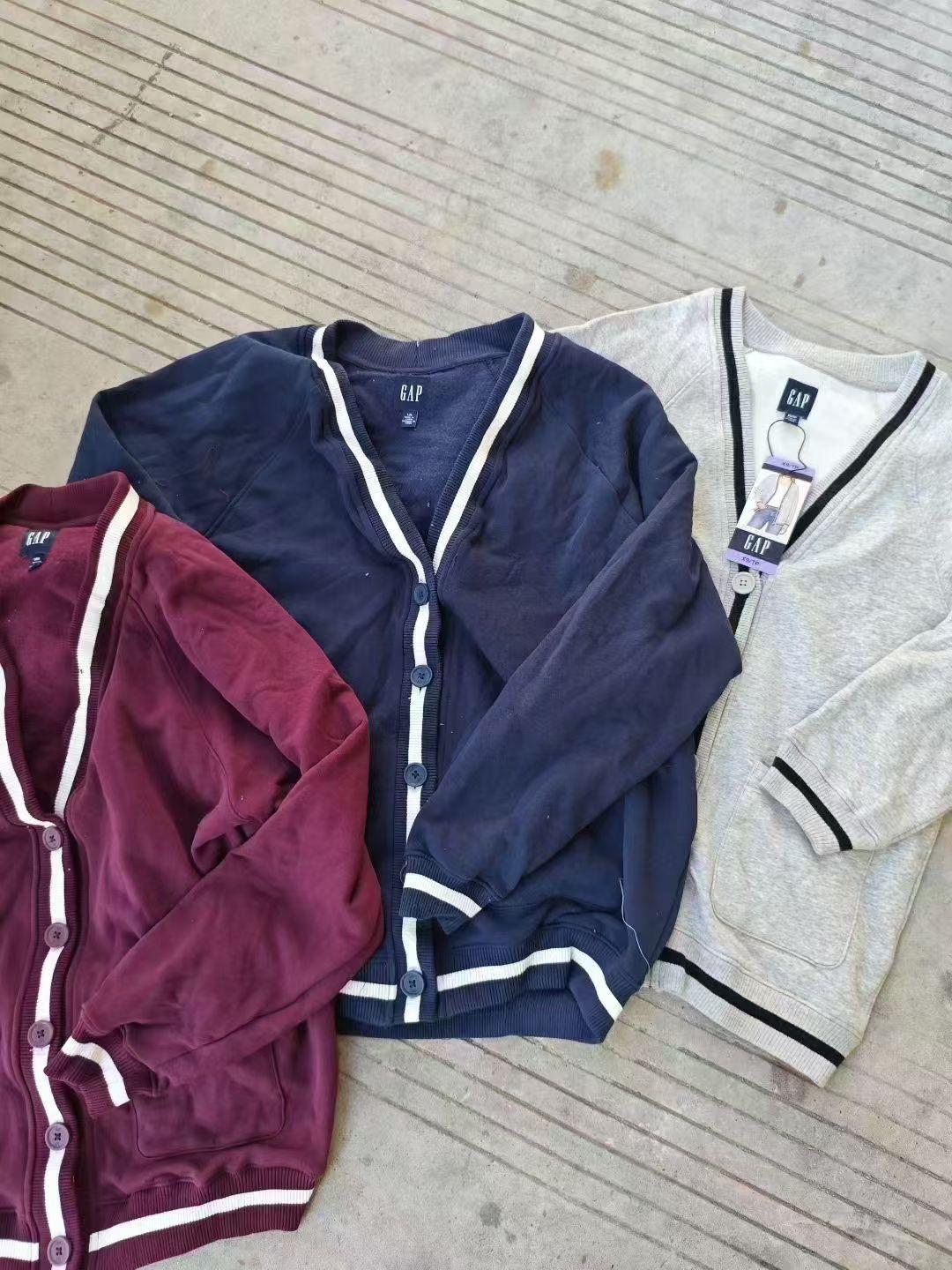 090101 Lady's sweater