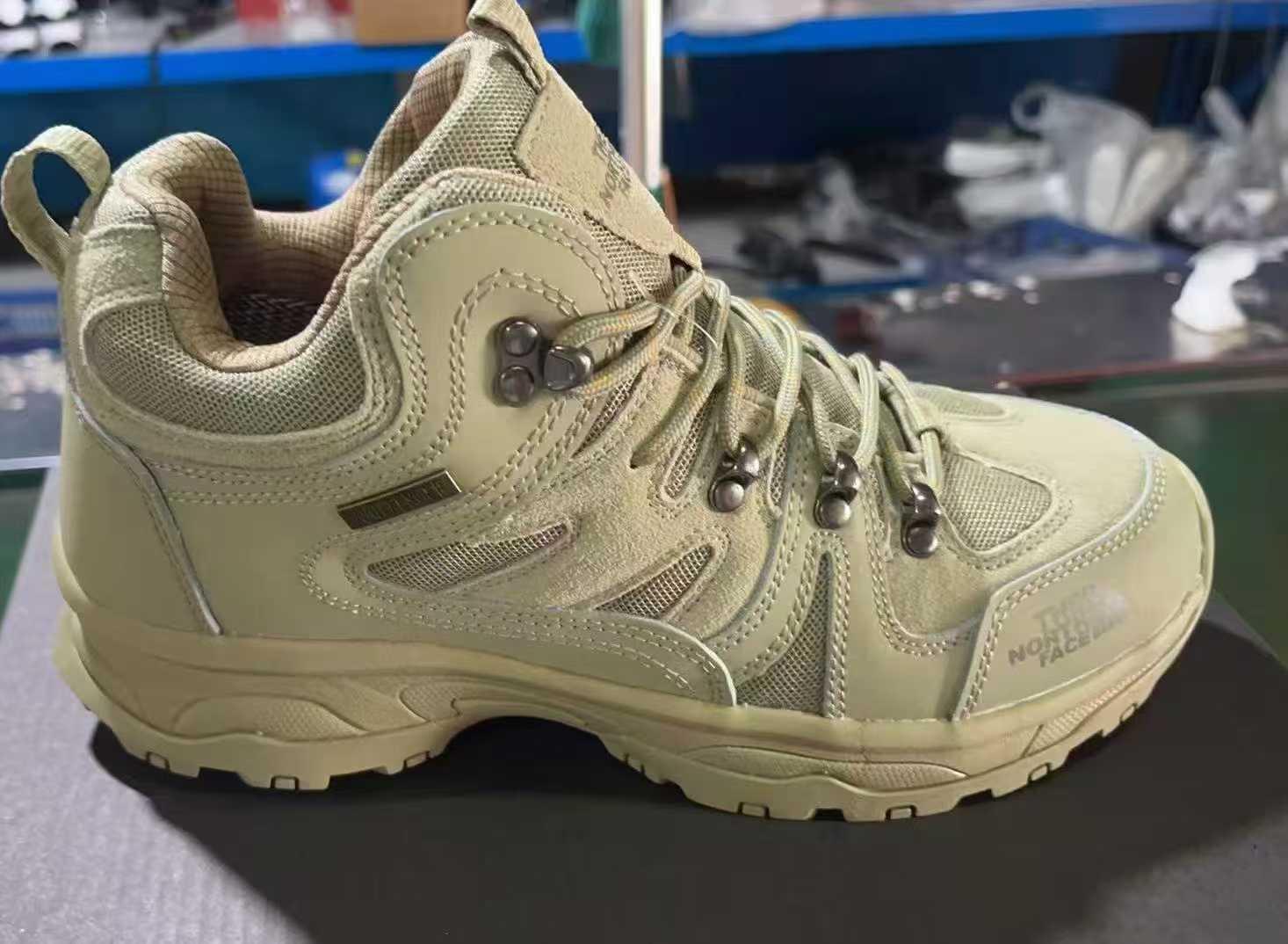 090303 Men's outdoor boots