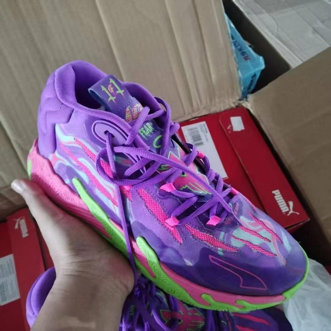 102803 Mens and Ladys shoes