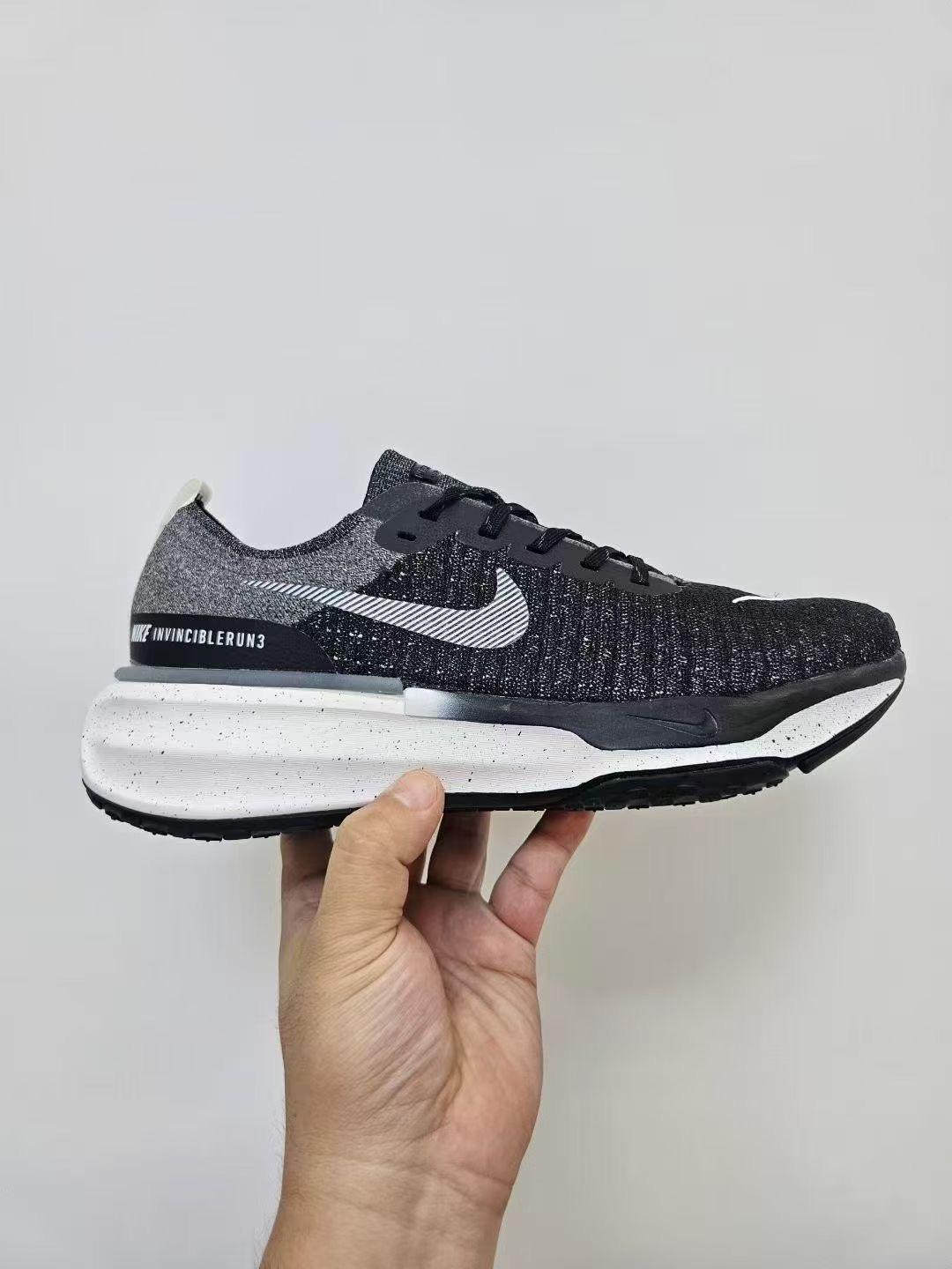 102503 Mens and Ladys shoes