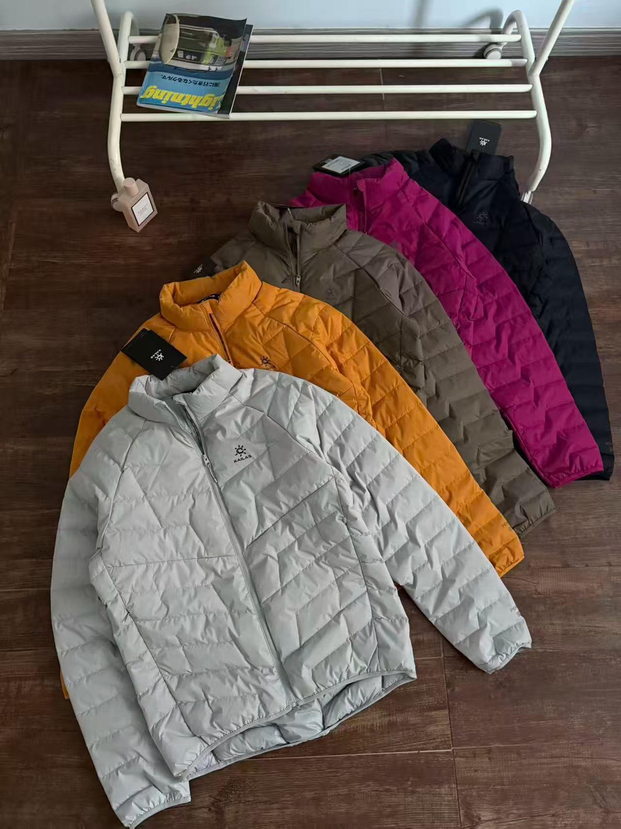 111105 Mens and Ladys down jacket